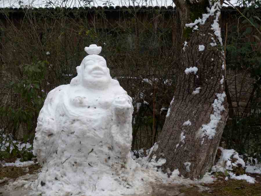 buddha snow man