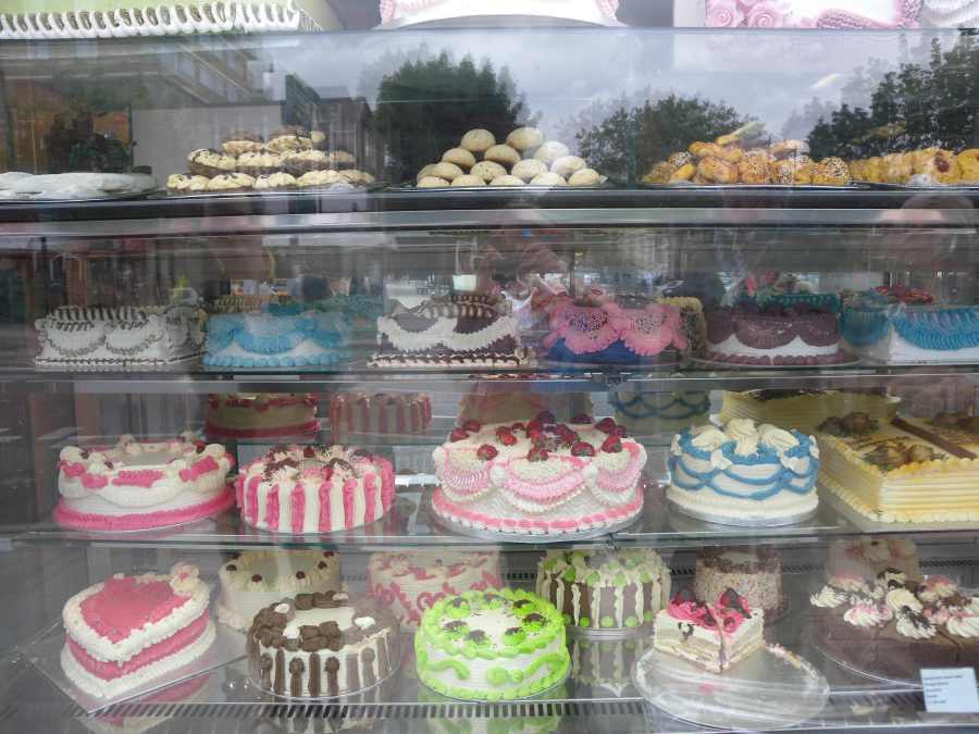 cakes near Holloway Road - Wayne Thiebaud eat your heart out