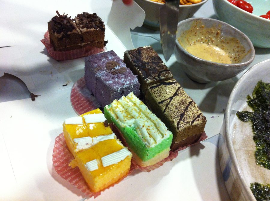 cake detail, I think colour takes priority over flavour but is that a problem?...not for me